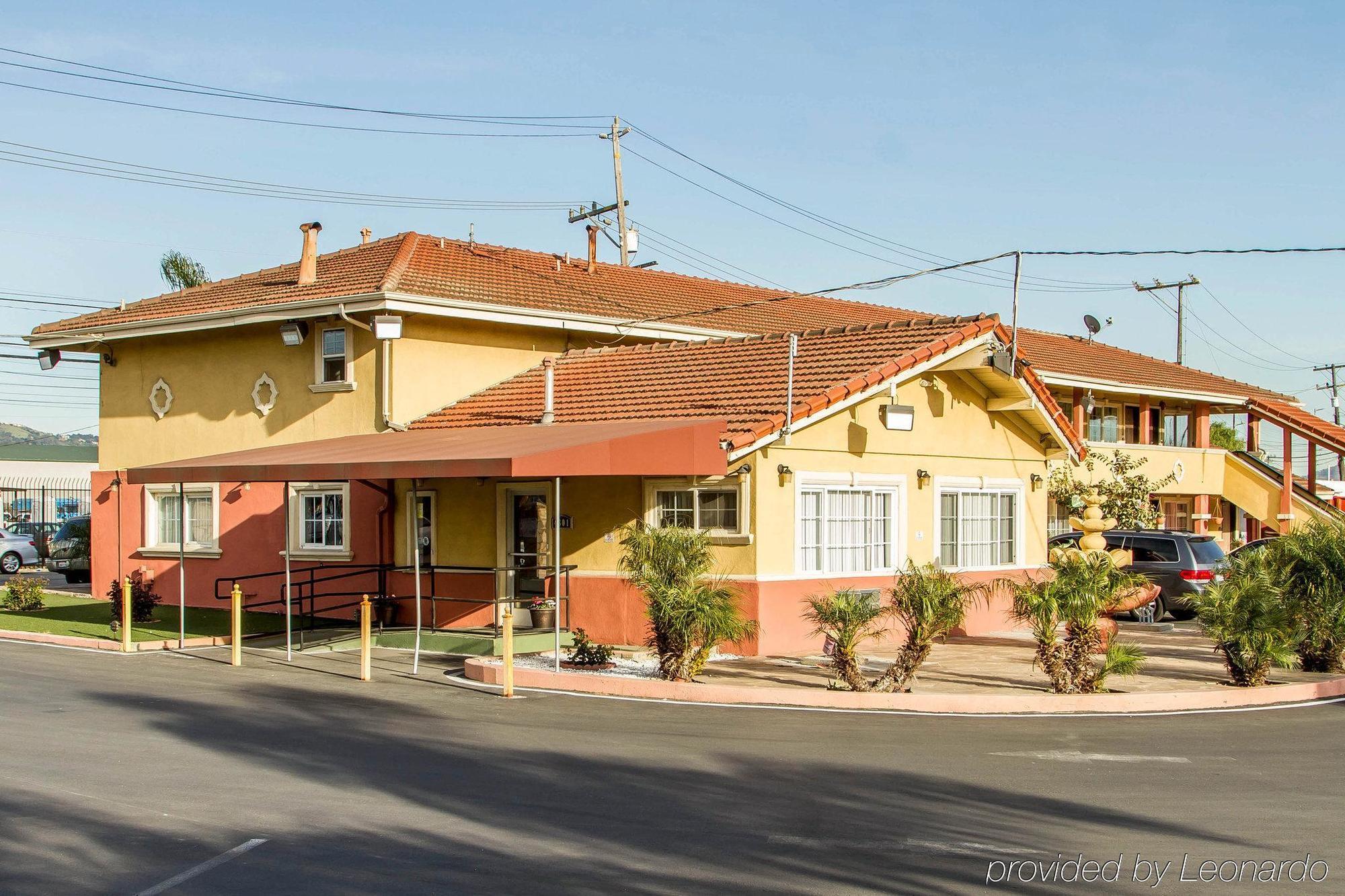 Rodeway Inn & Suites Near The Coliseum & Arena Oakland Exterior photo